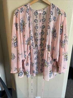 Maronie  Pink Floral Sheer Kimono Tie-Front Size M